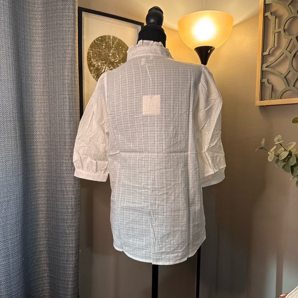 Elegant White Ruffle Collar Blouse - Picture 3 of 4